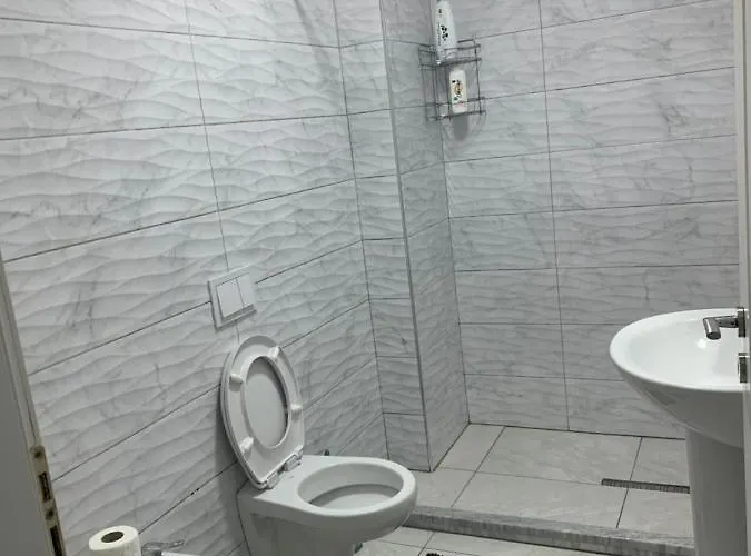 Daily L טיראנה